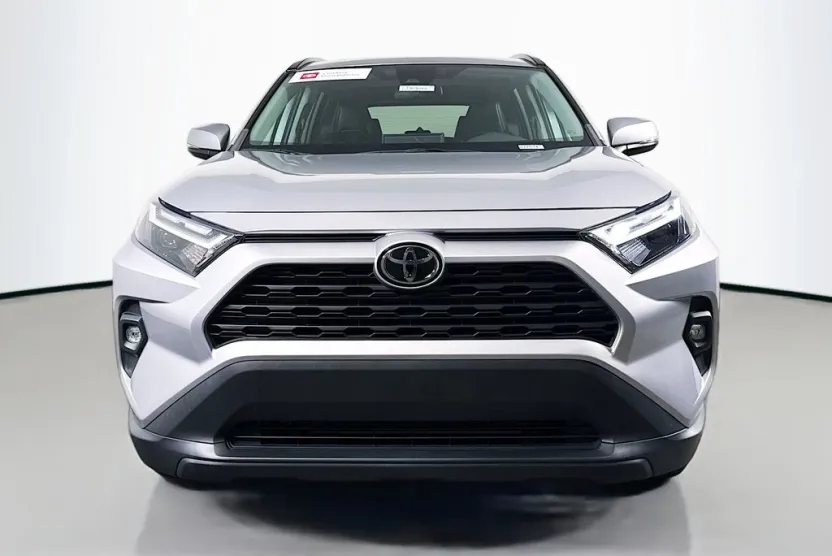 2023 Toyota RAV4 XLE Premium photo 1