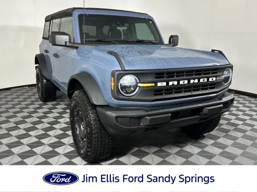 2025 Ford Bronco Base photo 1