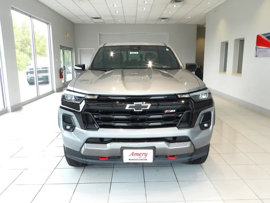 2023 Chevrolet Colorado Z71 photo 1