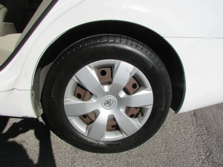 2007 Toyota Camry LE photo 1