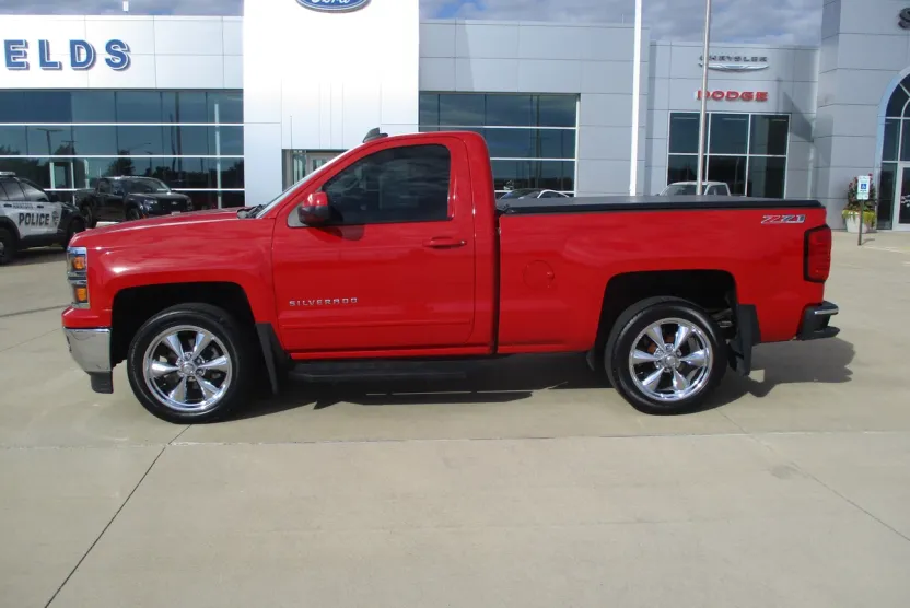 2015 Chevrolet Silverado 1500 LT photo 1