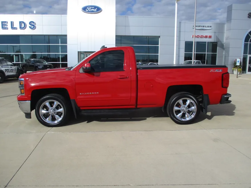 2015 Chevrolet Silverado 1500 LT photo 1