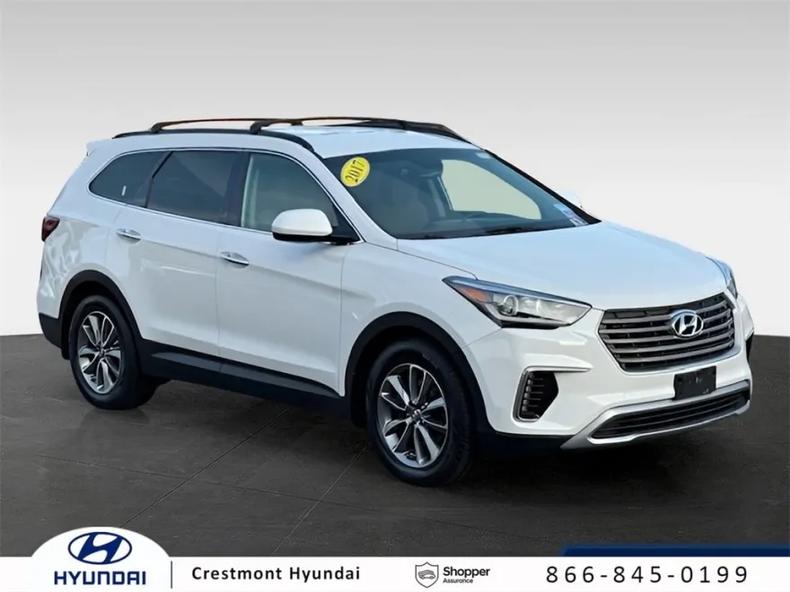 2017 Hyundai Santa Fe SE photo 1
