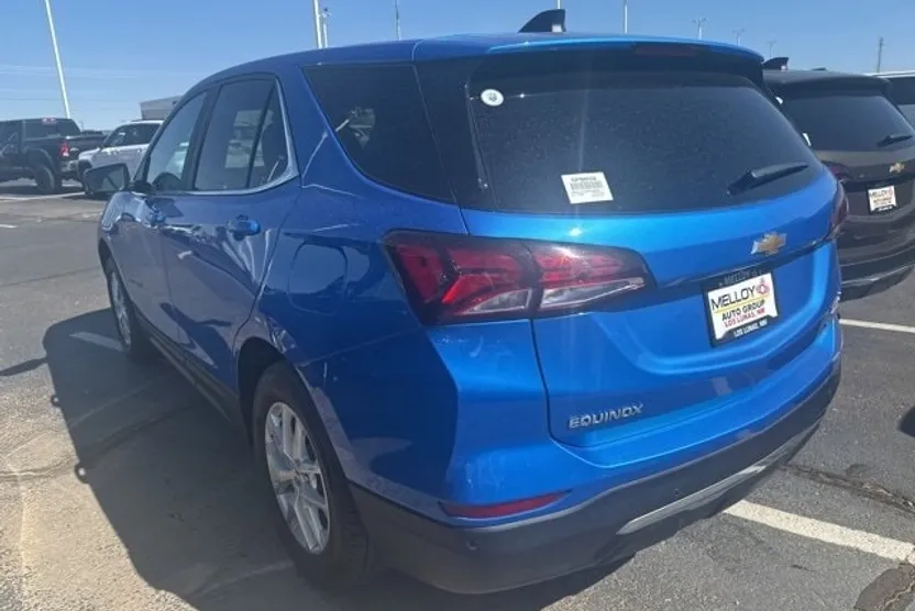 2024 Chevrolet Equinox LT photo 1