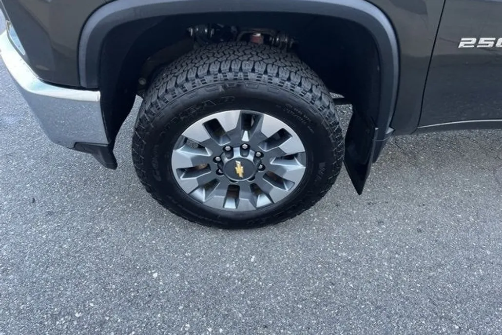 2022 Chevrolet Silverado 2500HD LT photo 1