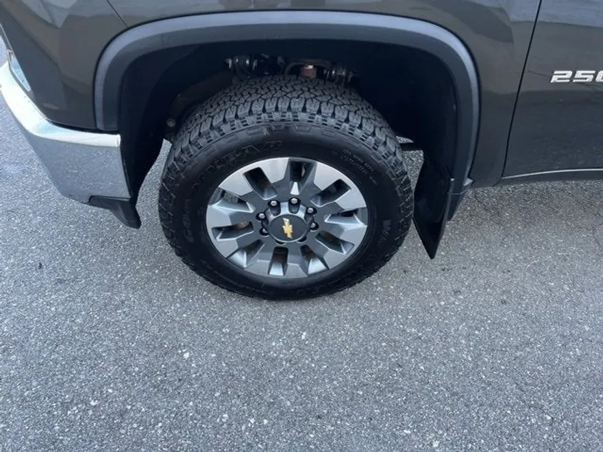 2022 Chevrolet Silverado 2500HD LT photo 1