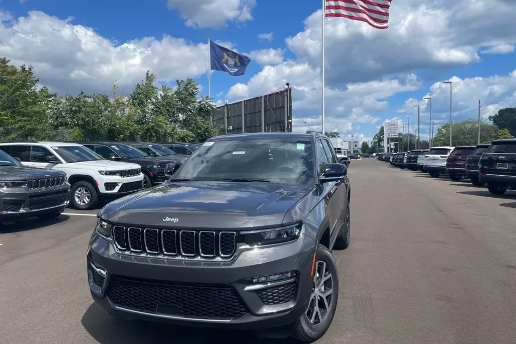 2025 Jeep Grand Cherokee Limited photo 1