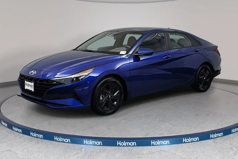 2023 Hyundai Elantra SEL photo 1