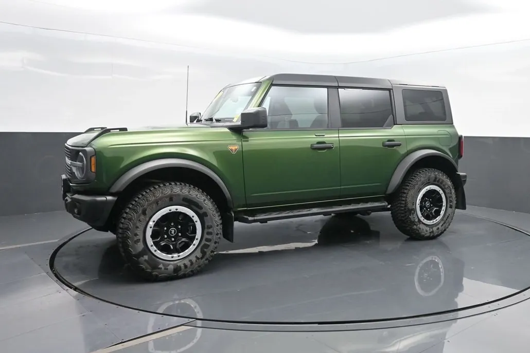 2023 Ford Bronco Badlands photo 1