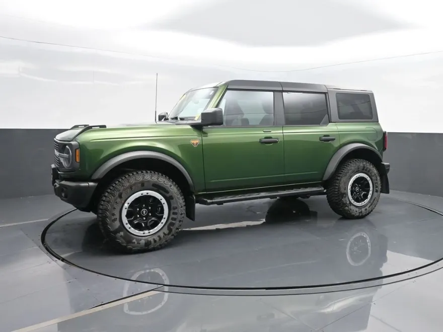 2023 Ford Bronco Badlands photo 1