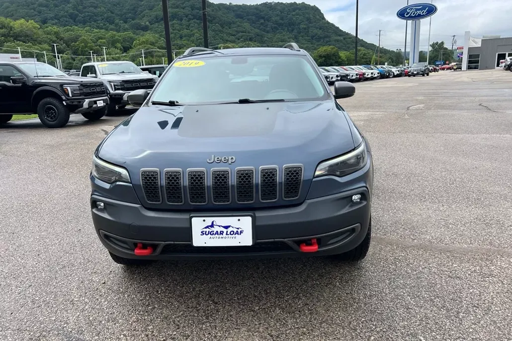2019 Jeep Cherokee Trailhawk photo 1