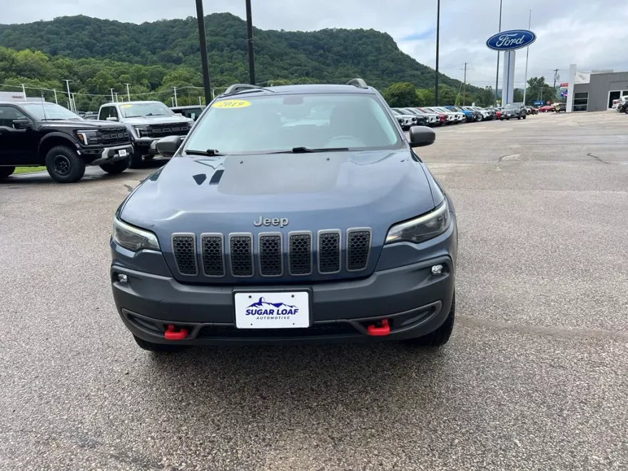 2019 Jeep Cherokee Trailhawk photo 1