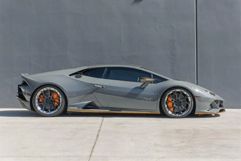 2020 Lamborghini Huracan Evo Coupe photo 1
