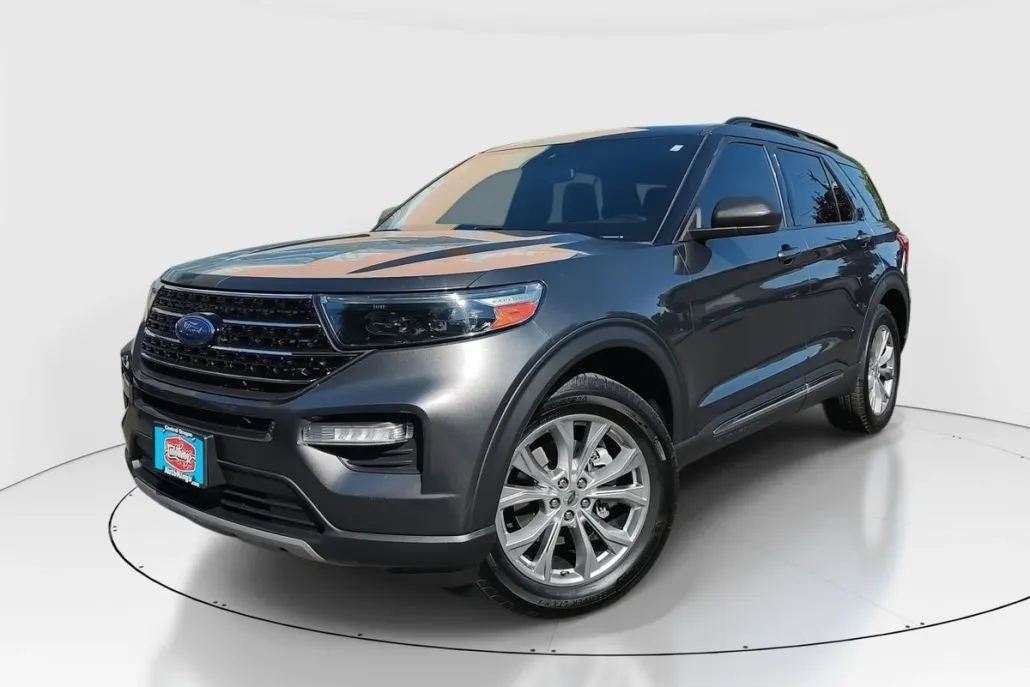 2020 Ford Explorer XLT photo 1