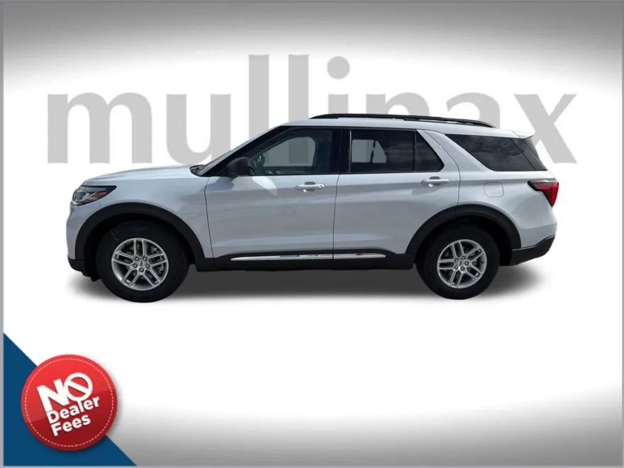 2025 Ford Explorer photo 1