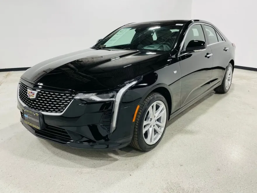 2022 Cadillac CT4 Luxury photo 1