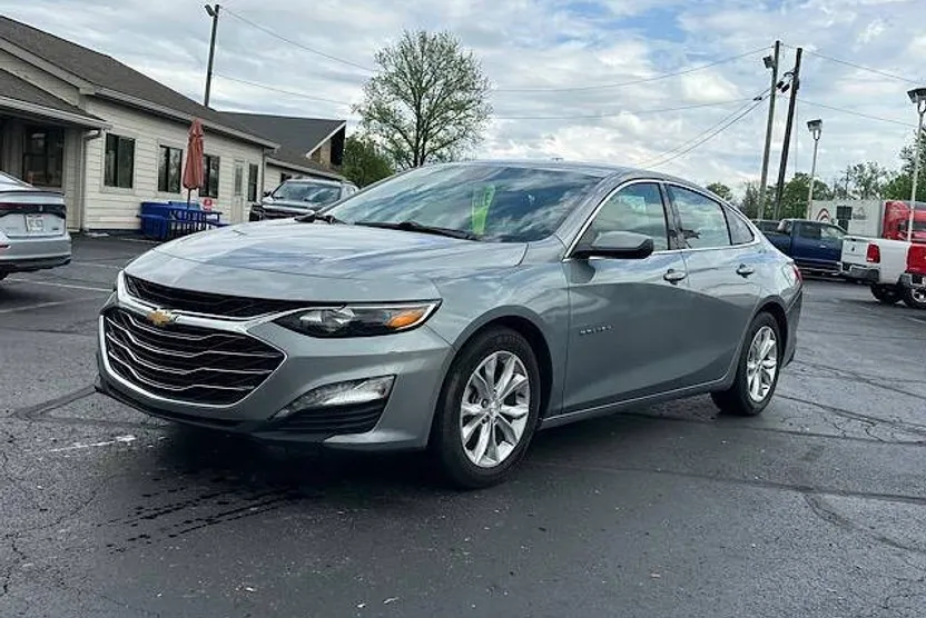 2023 Chevrolet Malibu 1LT photo 1