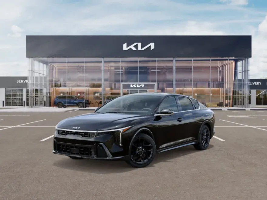 2025 Kia K4 GT-Line Turbo photo 1