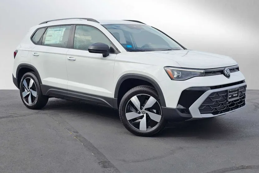 2025 Volkswagen Taos S photo 1