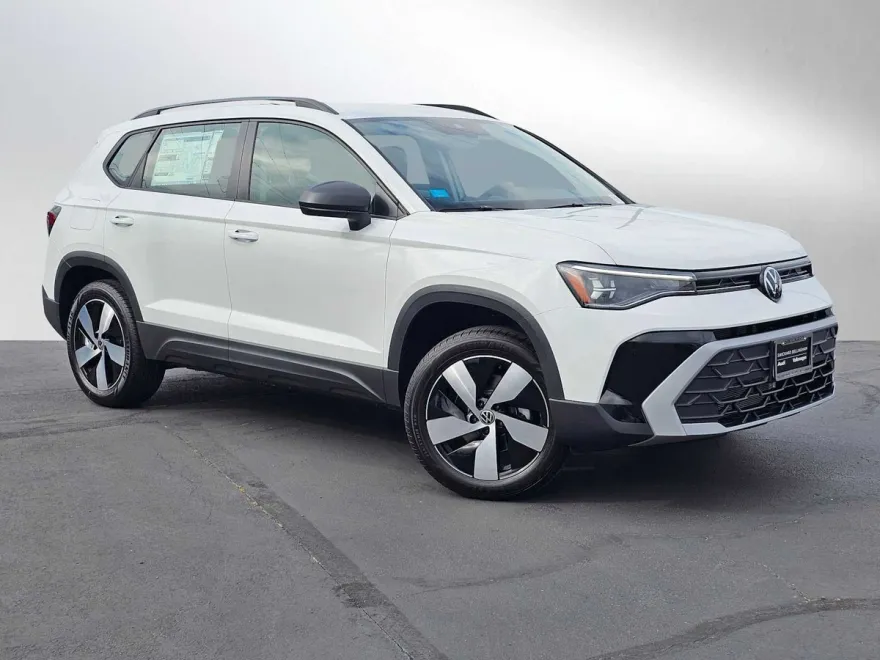 2025 Volkswagen Taos S photo 1