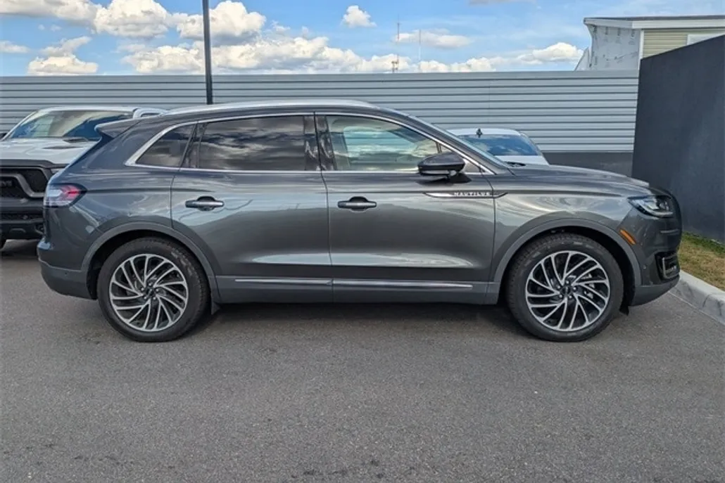2019 Lincoln Nautilus Reserve photo 1