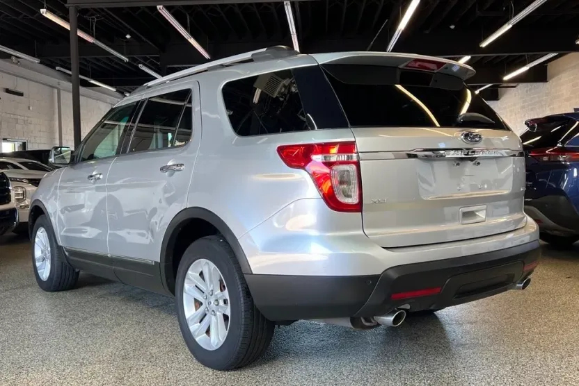 2013 Ford Explorer Base photo 1