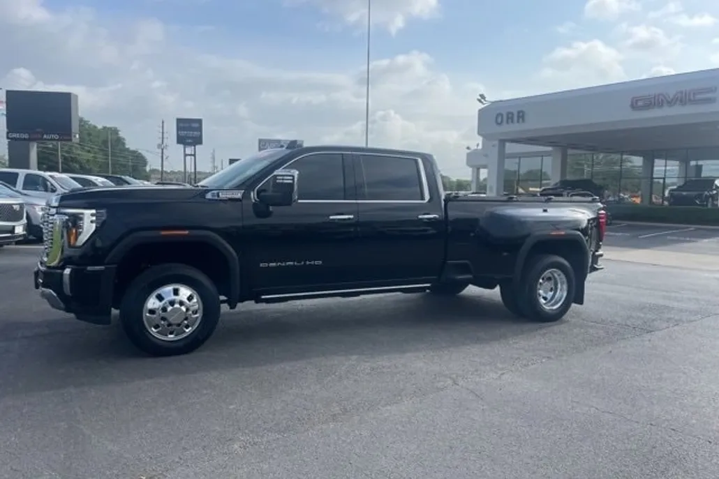 2024 Gmc Sierra 3500 HD Denali photo 1