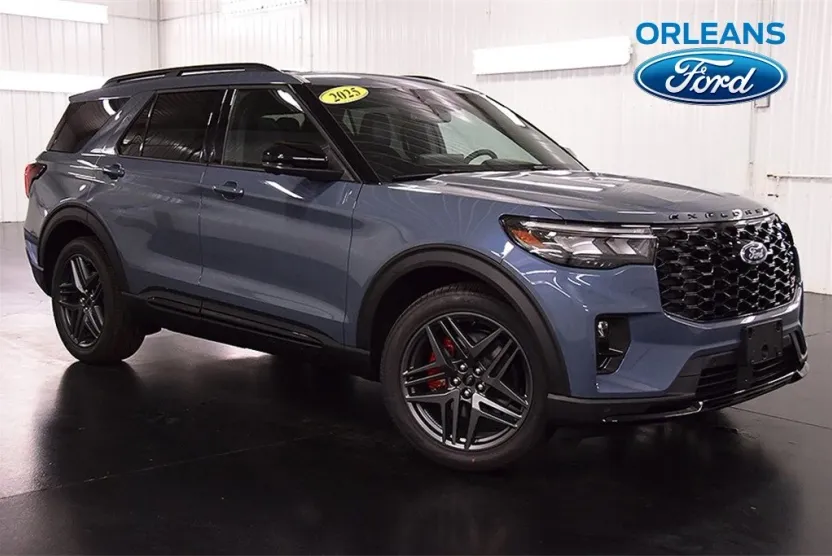 2025 Ford Explorer ST photo 1