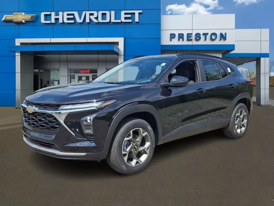 2025 Chevrolet Trax LT photo 1