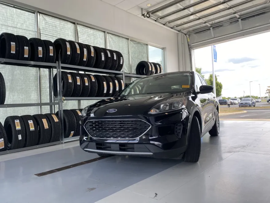 2021 Ford Escape SE Hybrid photo 1