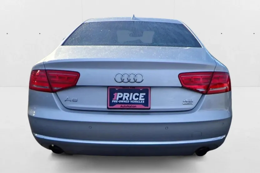 2011 Audi A8 photo 1