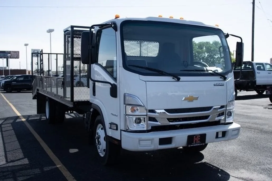 2023 Chevrolet Silverado 4500HD photo 1