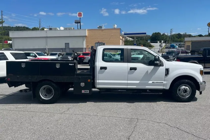 2019 Ford F-350 XL photo 1