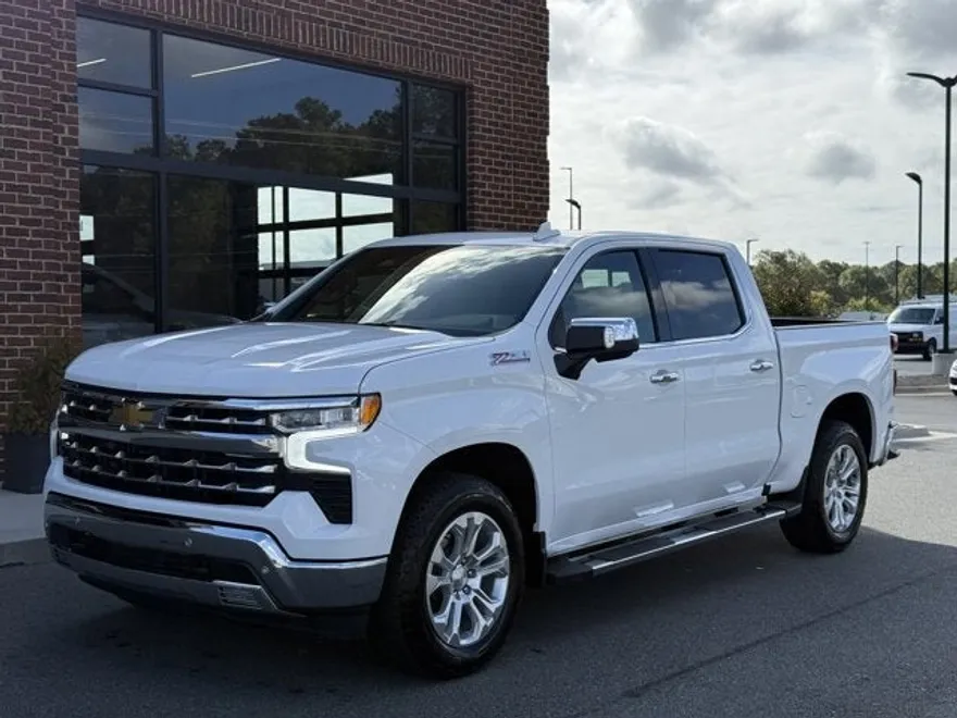 2024 Chevrolet Silverado 1500 LTZ photo 1