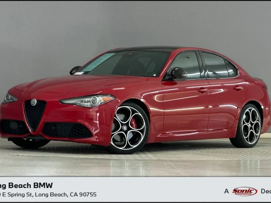 2022 Alfa Romeo Giulia Ti photo 1
