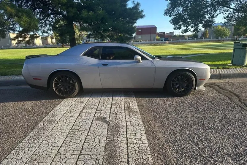 2016 Dodge Challenger R/T Scat Pack photo 1