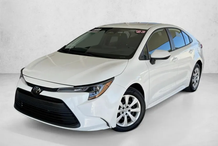 2023 Toyota Corolla LE photo 1