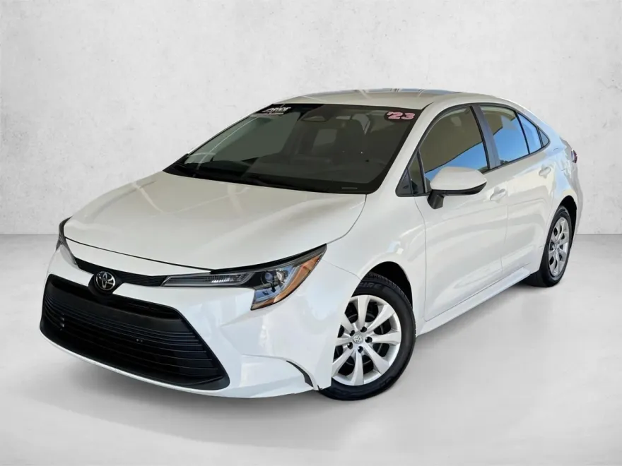 2023 Toyota Corolla LE photo 1