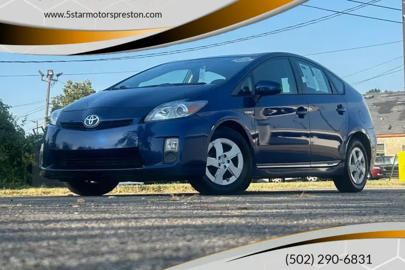 2011 Toyota Prius One photo 1