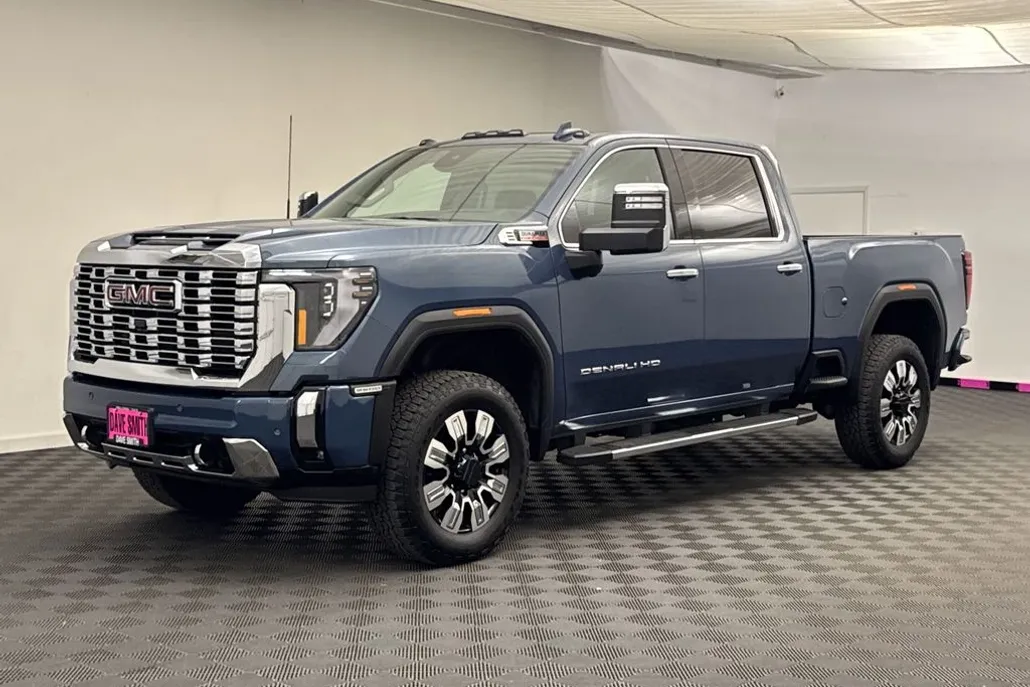 2025 Gmc Sierra 3500 Denali photo 1