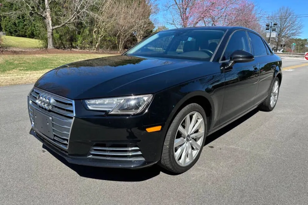 2017 Audi A4 2.0T Ultra Premium photo 1