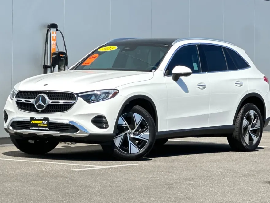 2024 Mercedes Benz GLC 300 photo 1
