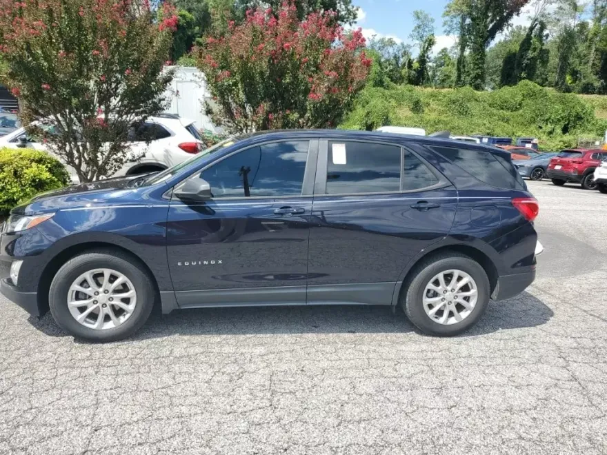 2020 Chevrolet Equinox LS photo 1