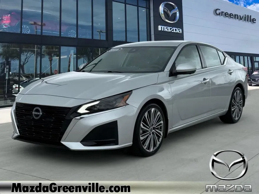 2023 Nissan Altima 2.5 SL photo 1