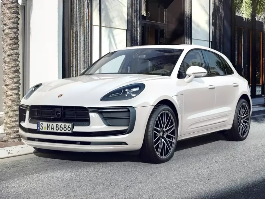 2025 Porsche Macan T photo 1