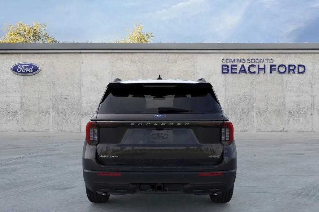 2025 Ford Explorer photo 1