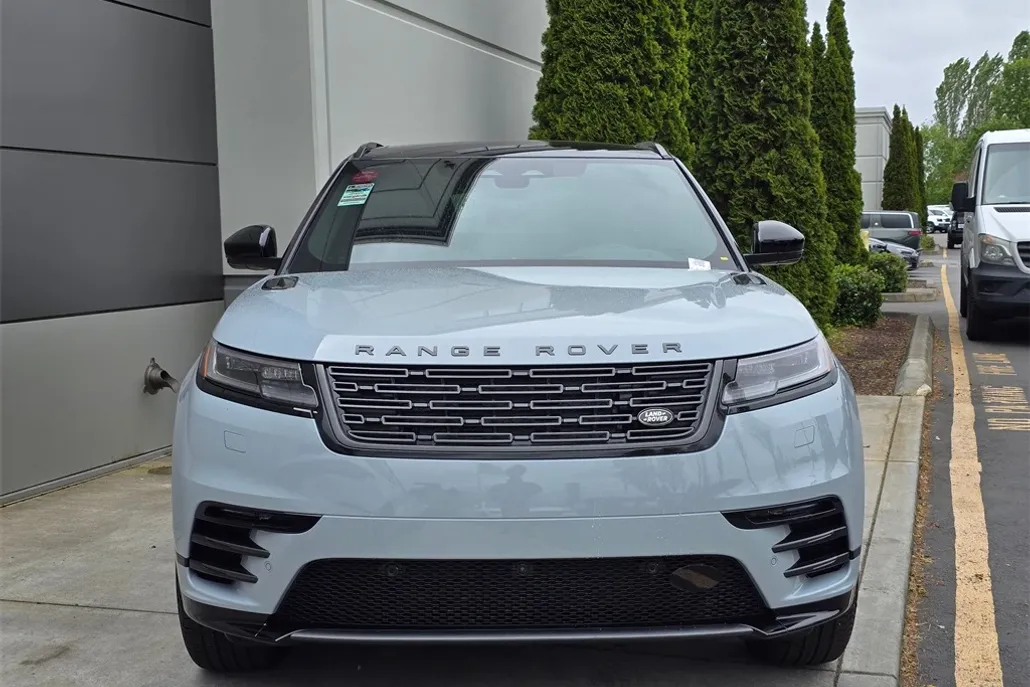2026 Land Rover Range Rover Velar SE photo 1