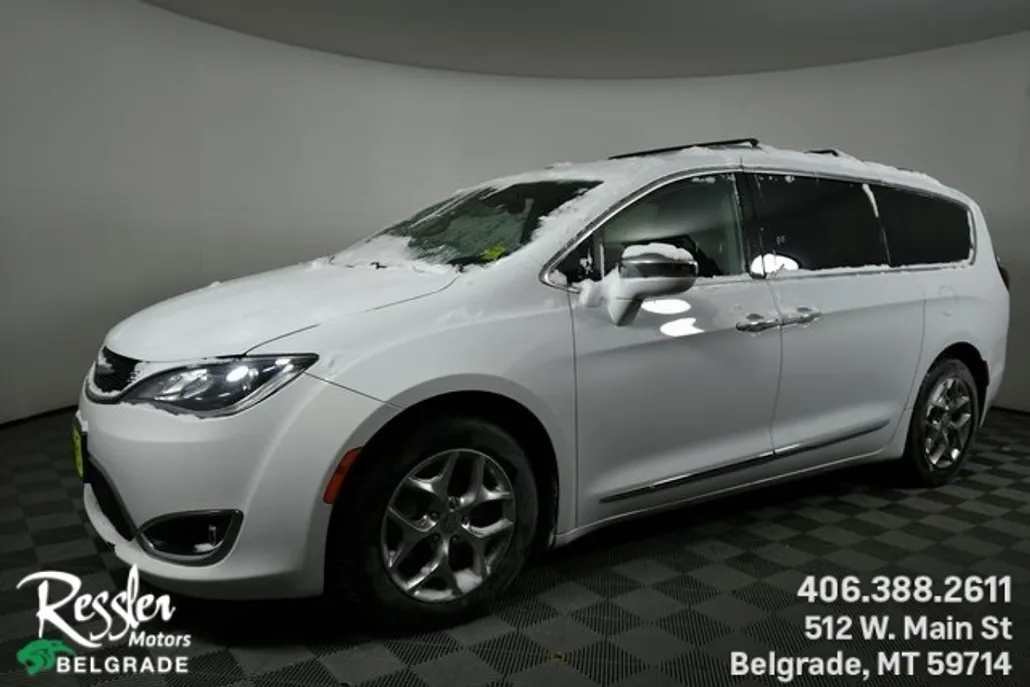 2019 Chrysler Pacifica Limited photo 1