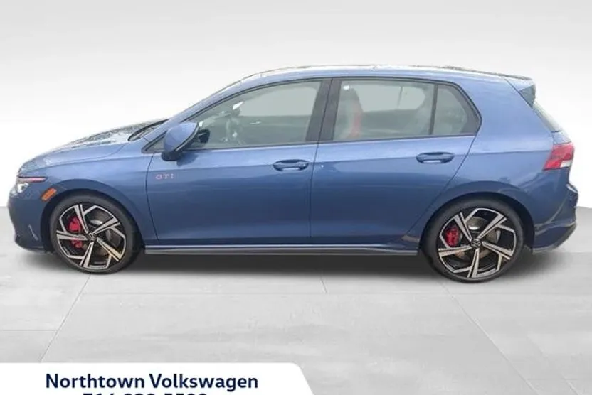 2025 Volkswagen Golf GTI SE photo 1
