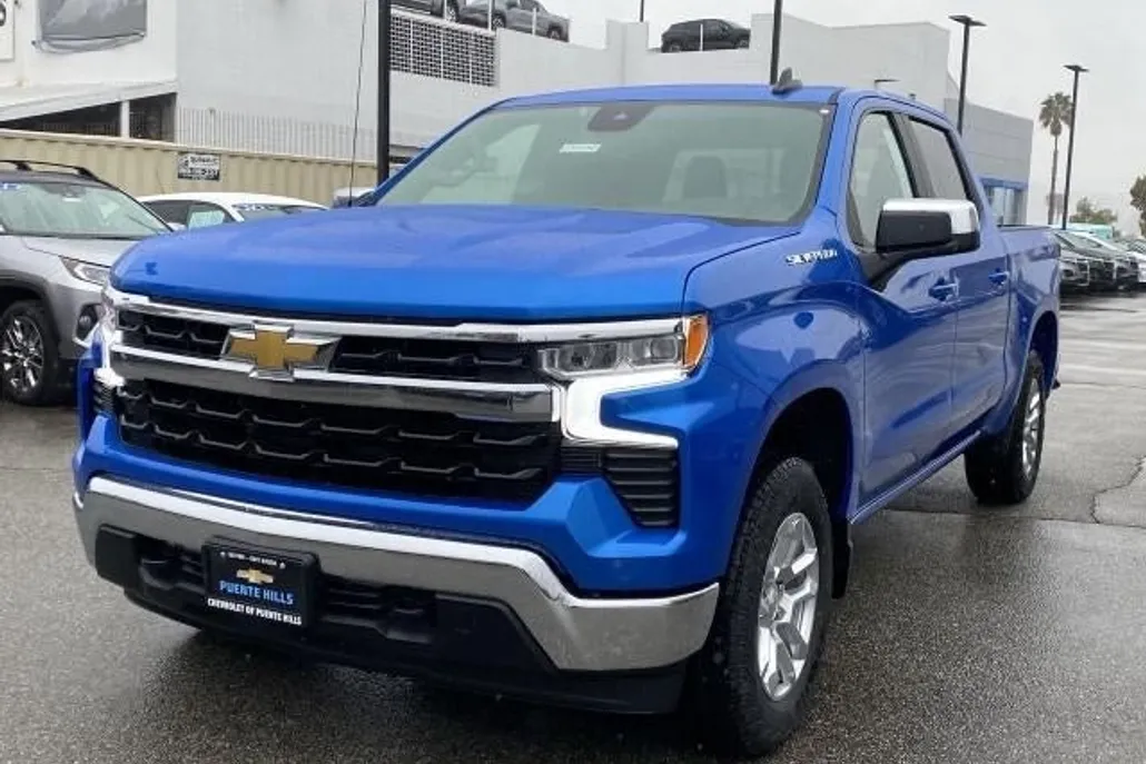 2025 Chevrolet Silverado 1500 LT photo 1